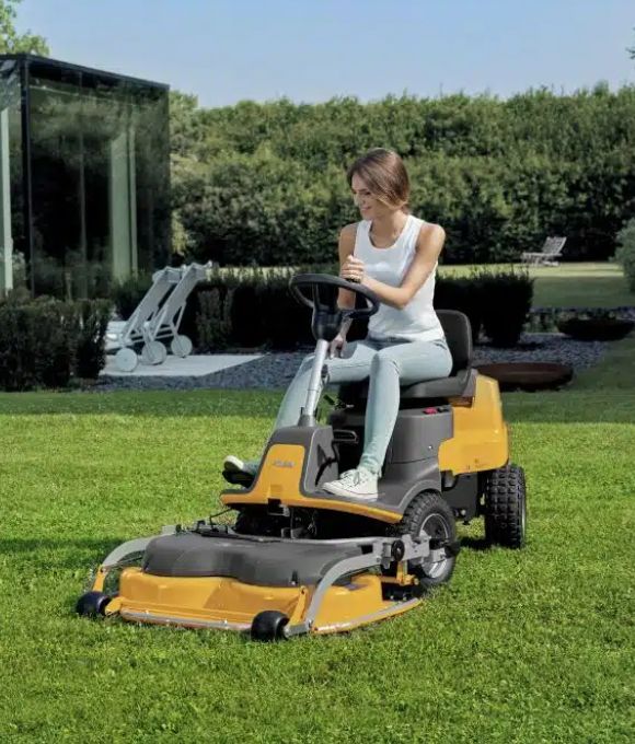 STIGA RIDE ON LAWN MOWER PARK 300