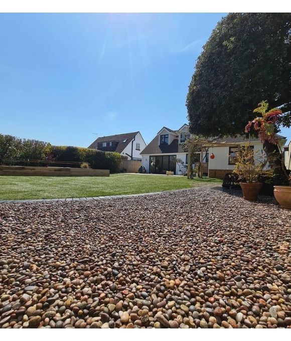 SCOTTISH BEACH PEBBLES 8-14MM 25KG