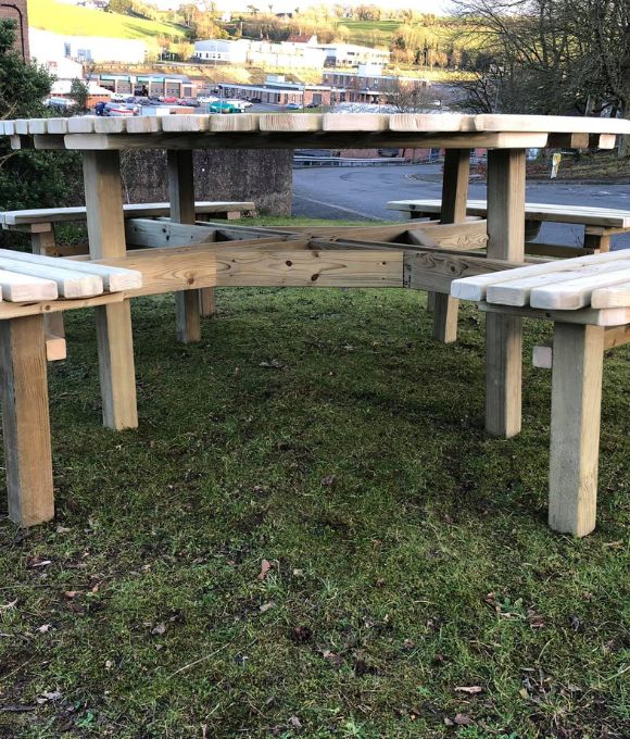 SLAWEK’S HEAVY DUTY ROUND PICNIC TABLE 8FT