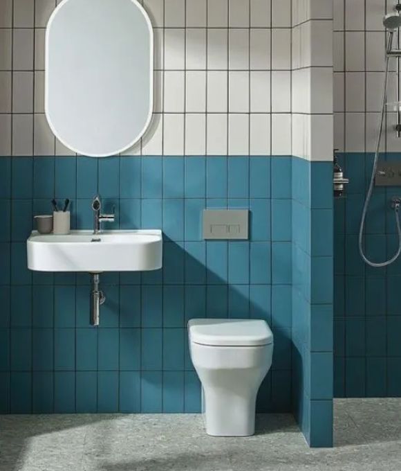 ACCENT BACK TO WALL WC