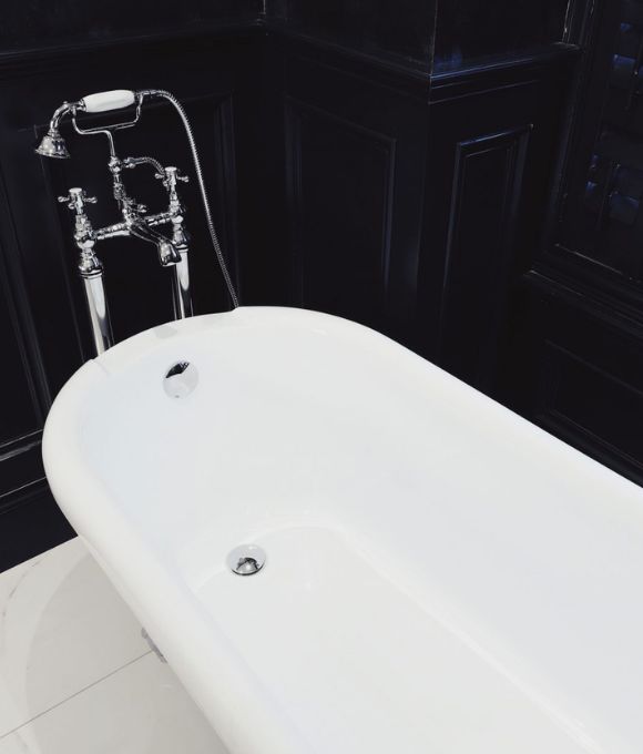 ADAMSEZ ELY FREESTANDING BATH