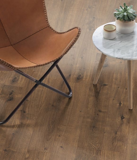 EGGER PRO DARK DUNNINGTON OAK