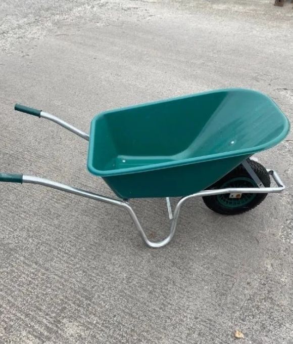 GRANGER GREEN 120LT WHEELBARROW