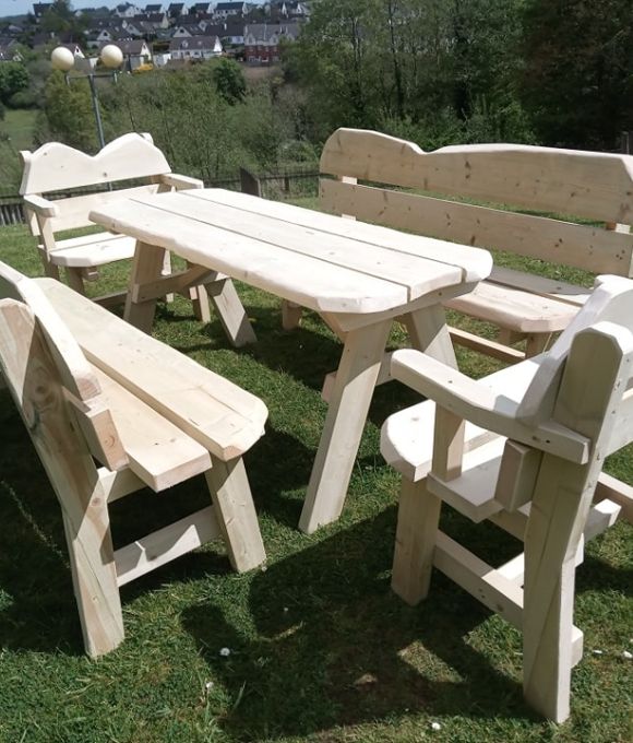 RAPH’S CONCAVE PICNIC TABLE W/ 2 BENCHES & 2 CHAIRS