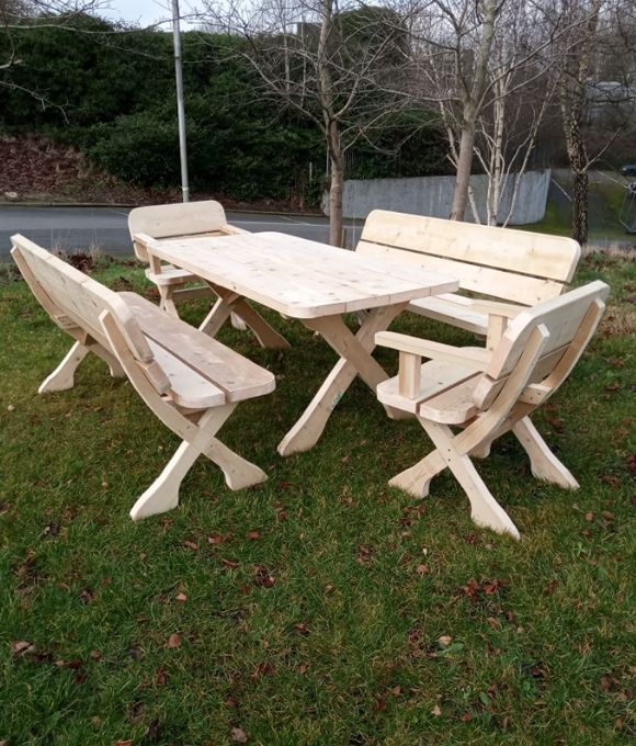 RAPH’S CURVED PICNIC TABLE W/ 2 BENCHES & 2 CHAIRS