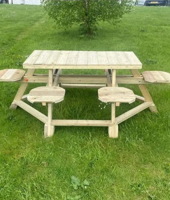 SLAWEK’S RECTANGULAR GARDEN 6 SEATER TABLE