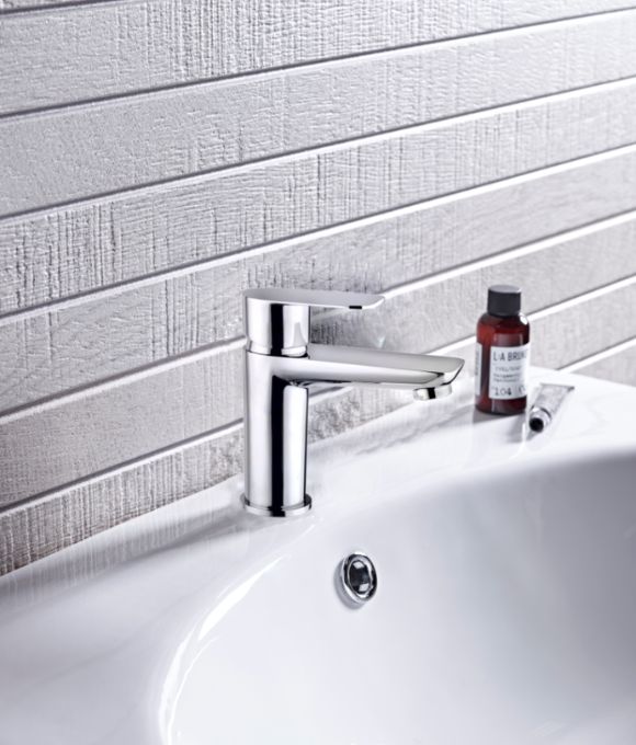 SLIGHT BASIN MIXER